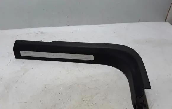 Volvo XC60 Front sill trim cover 31448015