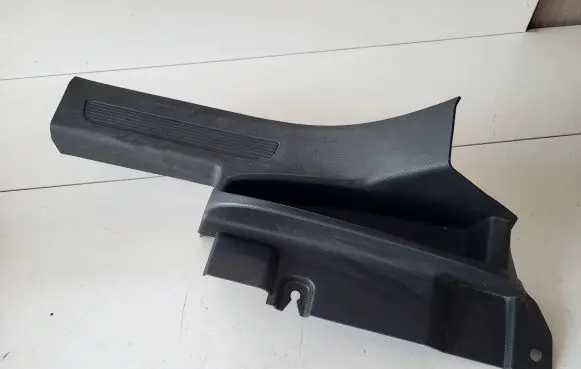 Volkswagen Tiguan Rear sill trim cover 5NA868270