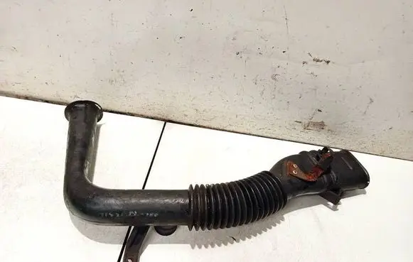 Air intake hose/pipe