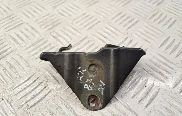 Toyota Avensis T250 Headlight/headlamp mounting bracket 5208205020