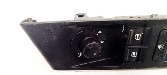 Volkswagen PASSAT B7 Wing mirror switch 1K0959565L