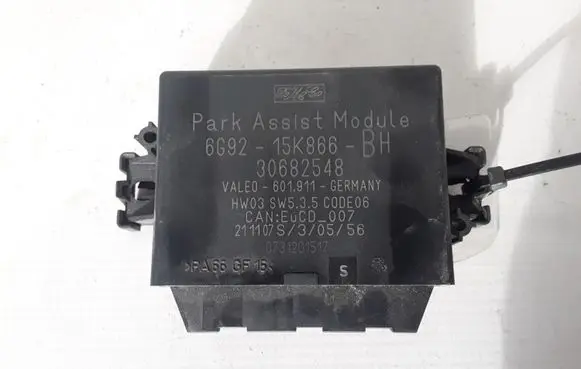 Volvo XC70 Parking PDC control unit/module 30682548