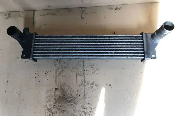 Land Rover Freelander Intercooler air channel guide 
