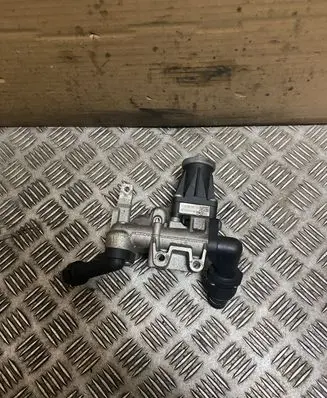 Jaguar XE EGR valve G4D39D475AA