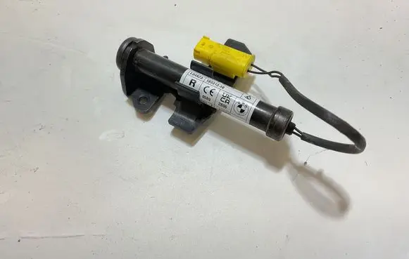 BMW 3 G20 G21 Bonnet Pedestrian Airbag Actuator 18331310 3133 E04A23