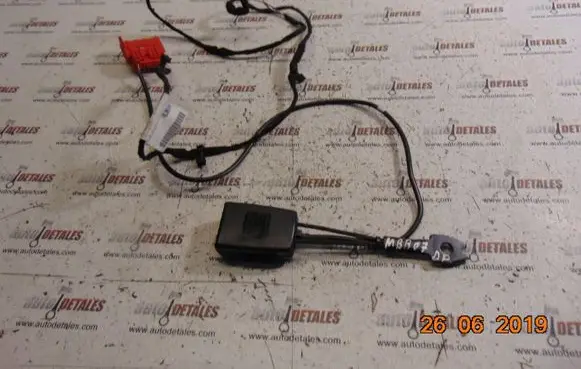Mercedes-Benz B W245 Front seatbelt A1698601769