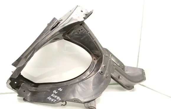Mercedes-Benz ML W164 Headlight/headlamp mounting bracket A2048173420
