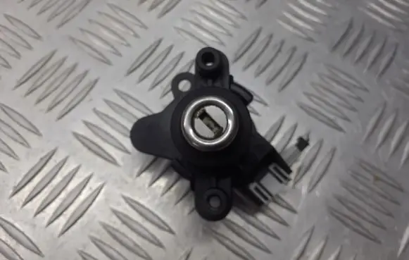 BMW 3 E46 Front door lock (next to the handle) 