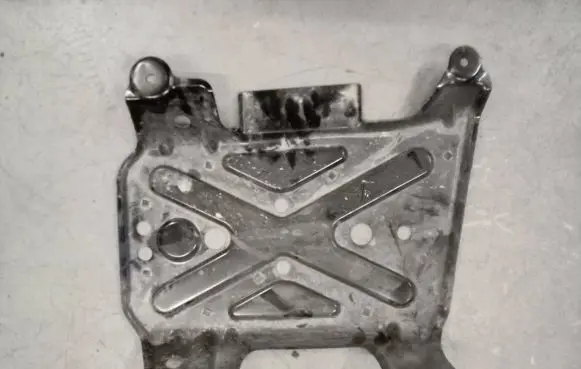 Battery box tray