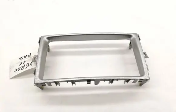 Radio/GPS head unit trim
