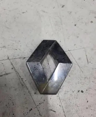 Renault Laguna II Manufacturer badge logo/emblem 8200027424