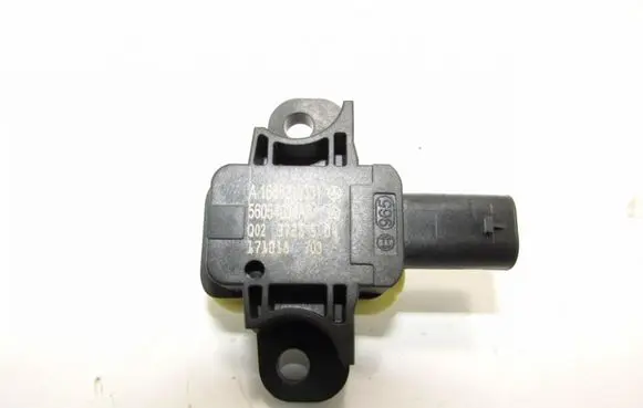 Mercedes-Benz CLA C117 X117 W117 Airbag deployment crash/impact sensor A1668210351