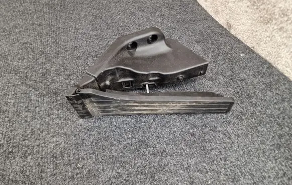 Mercedes-Benz GLE W167 Accelerator throttle pedal A2053000004