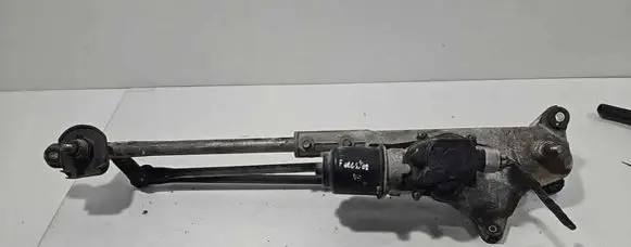 Subaru Forester SG Front wiper linkage and motor 32243 39070AL