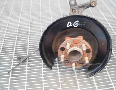 Toyota Prius (XW50) Rear wheel hub 151223A
