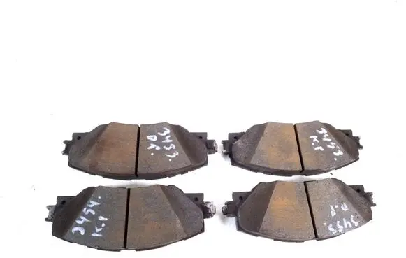 Toyota Prius+ (ZVW40) Brake pads (front) 04465-42180
