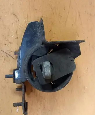 Chrysler Voyager Gearbox mount 04880387AA