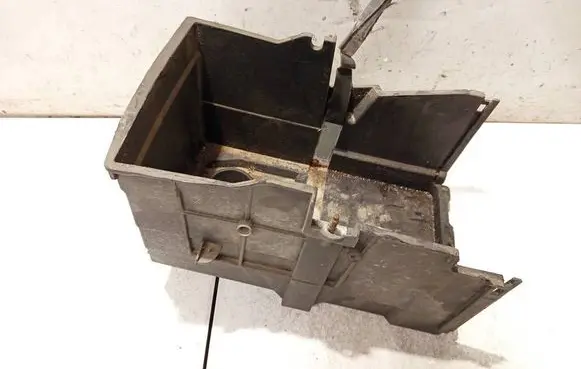 Ford Focus Battery box tray 4m5110723bc