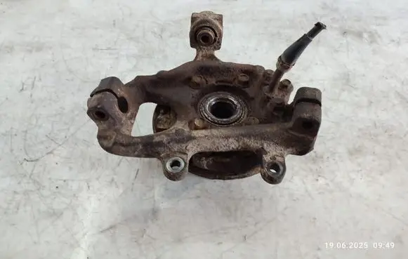 Nissan Pathfinder R51 Rear wheel hub