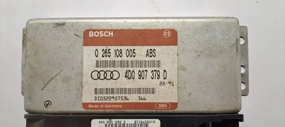 Audi A4 S4 B5 8D Engine control unit/module 4D0907379D 0265108005 DT0522957536