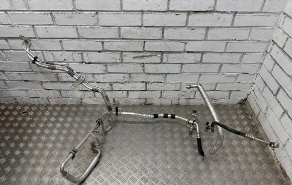 Chrysler Pacifica Air conditioning (A/C) pipe/hose 68227750AE