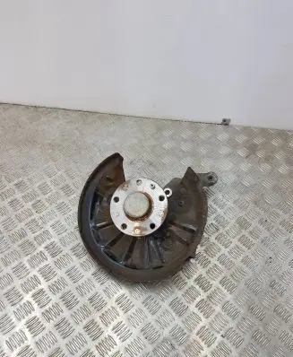 Rear wheel hub