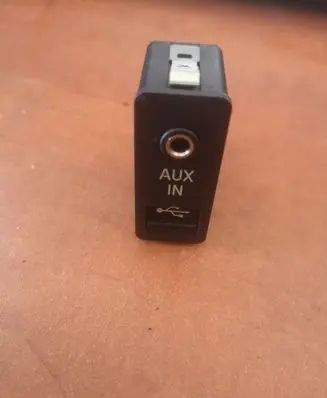 BMW 5 F10 F11 AUX in-socket connector 9129651