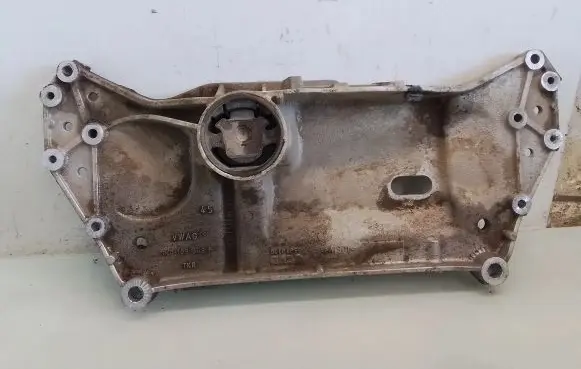 Volkswagen Golf VI Front subframe 1K0199369