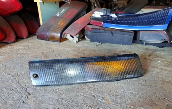 Mazda 323 F Front indicator light 21061311