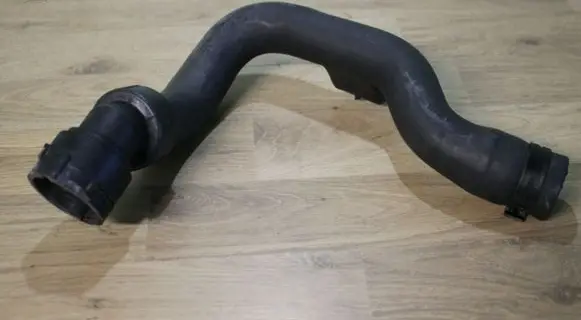 Audi A4 S4 B7 8E 8H Engine coolant pipe/hose 8E0121101C