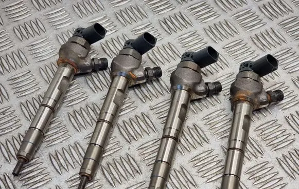 Volkswagen Touran III Fuel injectors set 04L130277AC 0445110469