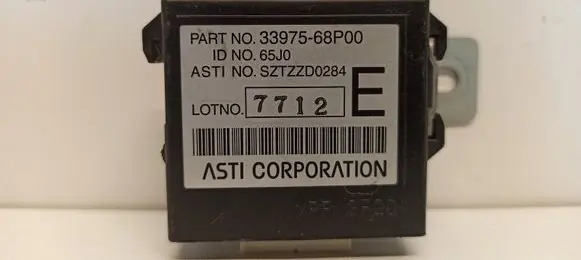 Suzuki Swift III Other control units/modules 33975-68P00