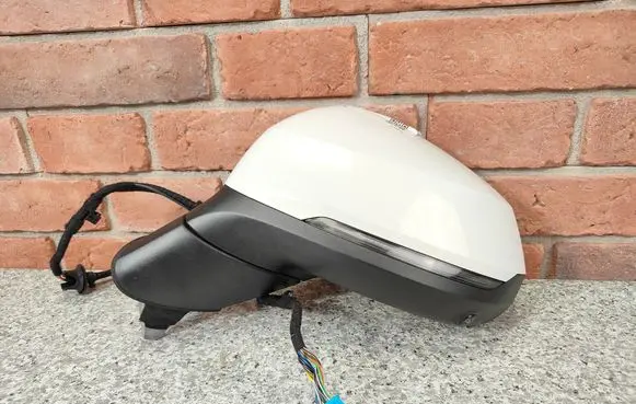 Front door electric wing mirror