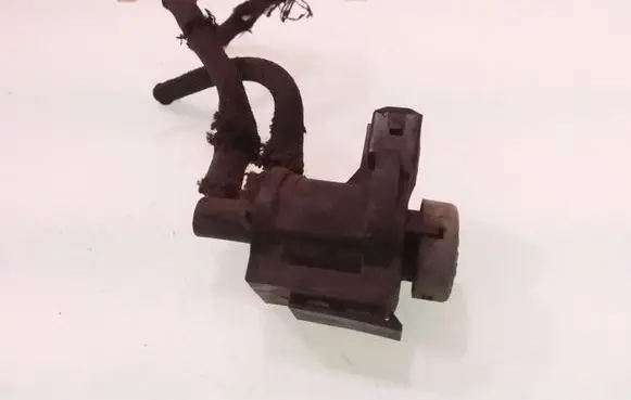 Audi A4 S4 B5 8D Valve vacuum 1J0906283A