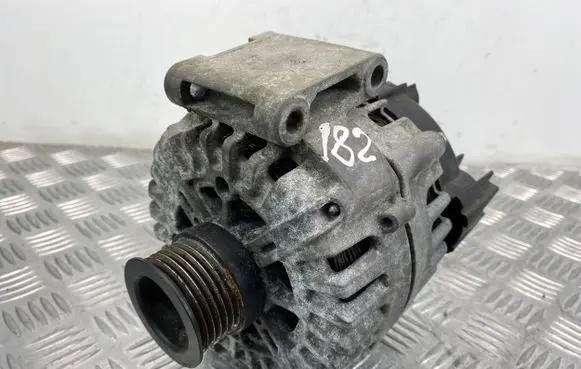 Mercedes-Benz ML W164 Generator/alternator A0141540402 2543467A 411039509