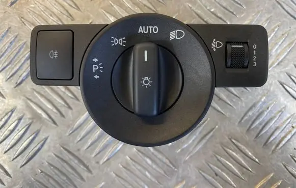 Mercedes-Benz A W176 Light switch A2469050050 10091545