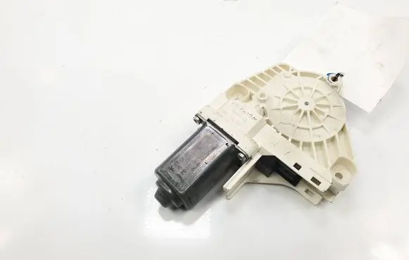 Audi A8 S8 D4 4H Front door window regulator motor 8K0959801B