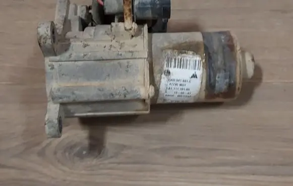 Volkswagen Touareg I Gearbox-reducer motor 0AD341601C