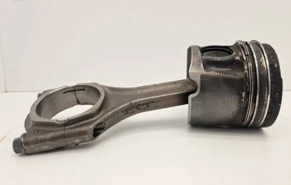 Opel Insignia B Piston 0687776302