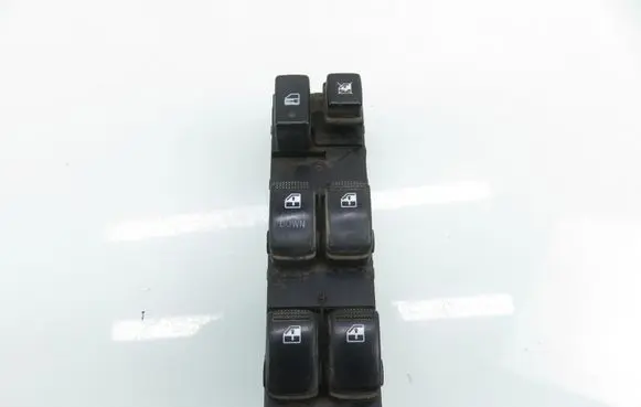 Hyundai Tucson JM Electric window control switch 