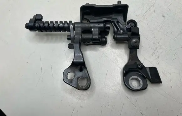 BMW 3 E90 E91 Tailgate/trunk/boot hinge 7119042