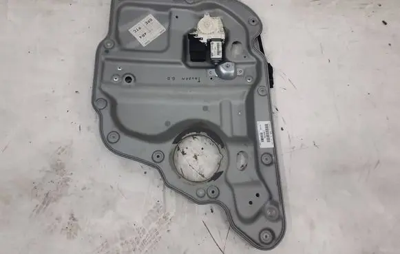 Volkswagen Touran I Rear door window regulator with motor 1T0839730H 117122F 02141680