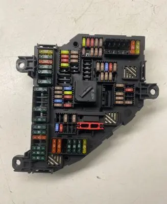 BMW 5 F10 F11 Fuse module 1670499