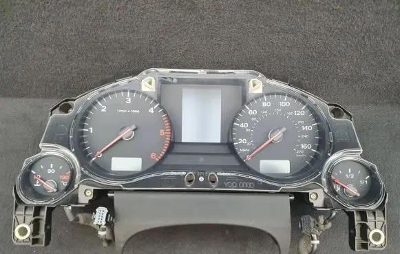 Speedometer (instrument cluster)