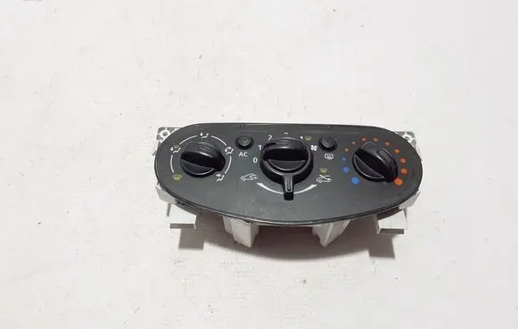 Dacia Duster Air conditioner control unit module 275104385R