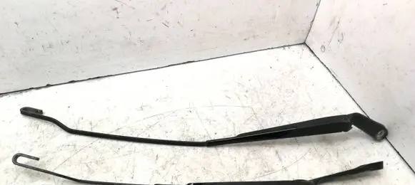 Volkswagen Golf IV Front wiper blade arm 1J1955409A 1J1955410A