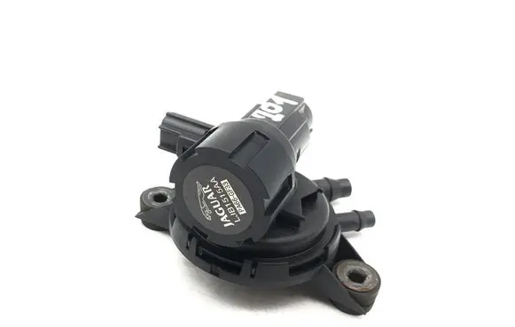 Jaguar XK8 - XKR Vacuum valve LJB1515AA