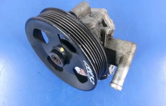 Hyundai Tucson JM Power steering pump 57100-2E100