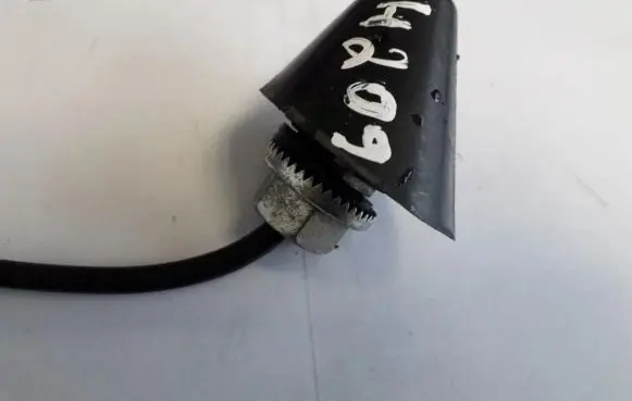 Volkswagen PASSAT B4 Aerial GPS antenna
