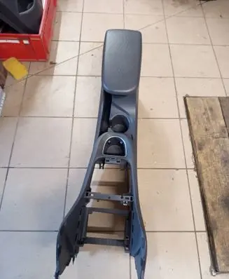 Hyundai Ioniq Center console 84601